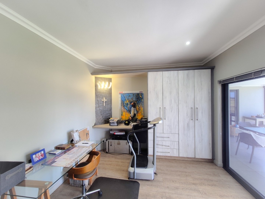 4 Bedroom Property for Sale in Heron Banks Golf Estate Free State